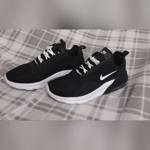 Nike Air Max Motion 2 Black and White